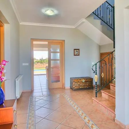 Ranas Villa *